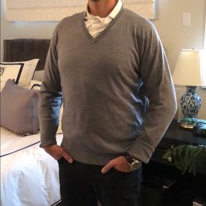 100% merino wool never worn Peter Miller v neck